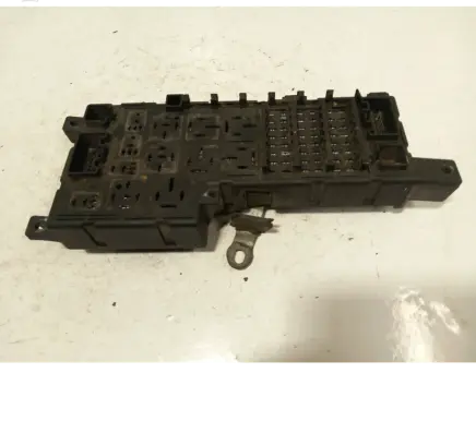 Volvo XC90 Fuse module 8678449 518826011 040108092719