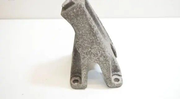 Audi A8 S8 D3 4E Engine mounting bracket 4E0199308BG