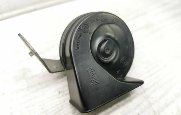 Volvo V40 Horn signal A046522