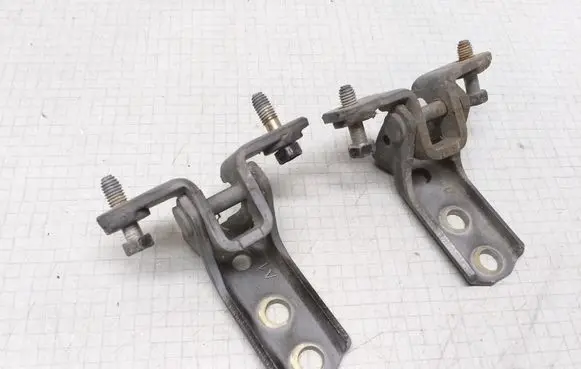 Mitsubishi Space Runner Front door hinge set 
