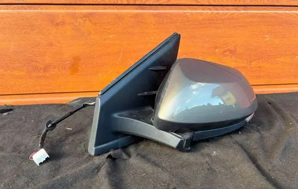 Toyota Yaris XP210 Front door electric wing mirror 
