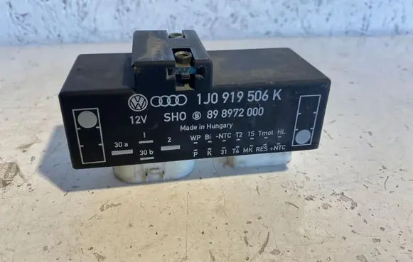 Volkswagen Golf IV Coolant fan relay 1J0919506K