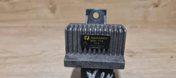 Volvo S40, V40 Glow plug pre-heat relay 7700115078