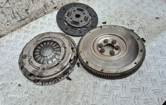 Skoda Rapid (NH) Clutch set kit 03C105271D 036141032H 03C141025J