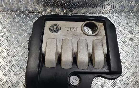 Volkswagen PASSAT B6 Engine cover (trim) 03G103925BJ