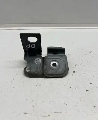 Audi Q7 4M Fender mounting bracket 4M0821168A DX53DZ