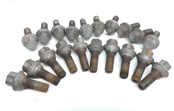 Opel Vivaro Nuts/bolts 