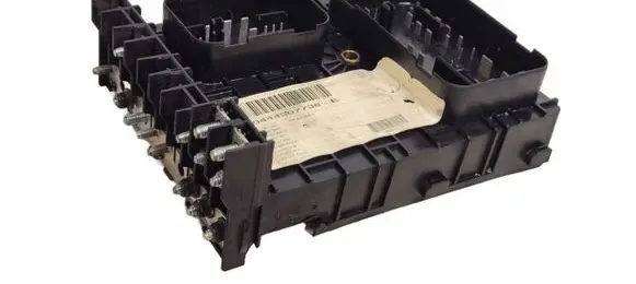 Volkswagen Touran I Fuse module 1K0937124K
