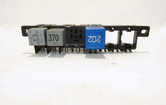 Audi A6 S6 C5 4B Fuse module 8L0941822A