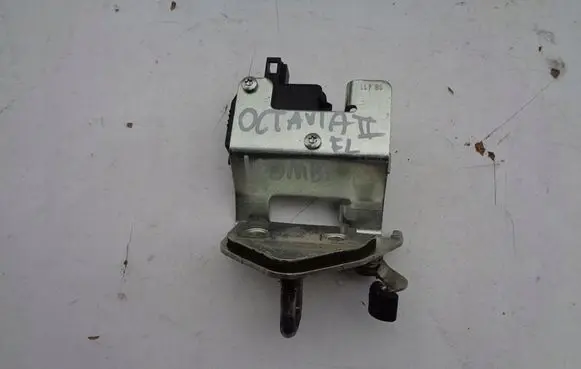Skoda Octavia Mk2 (1Z) Tailgate/trunk/boot lock/catch/latch 1U9827501A