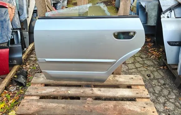 Subaru Outback Rear door