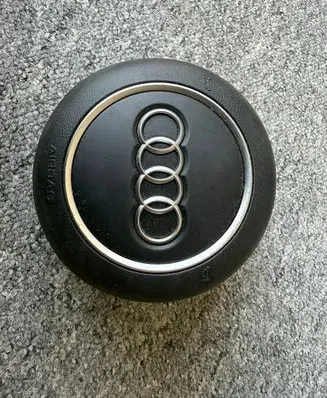 Audi TT TTS RS Mk3 8S Steering wheel airbag 8S0880201A