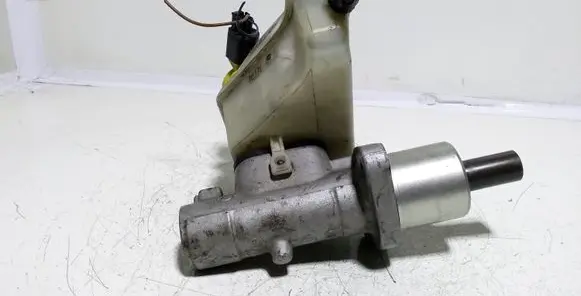 Ford Galaxy Master brake cylinder 7M4611303A
