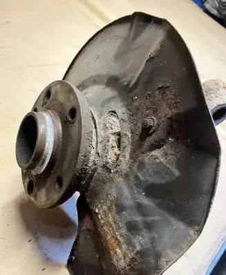 Volkswagen Transporter - Caravelle T5 Front wheel hub spindle knuckle 7h0257g