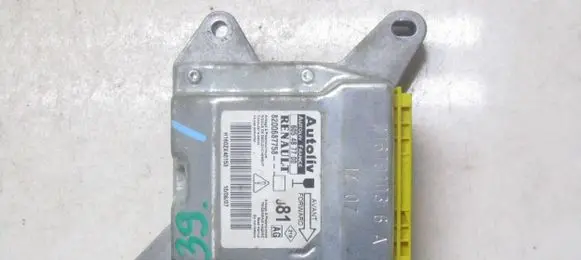 Renault Espace IV Airbag control unit/module 8200687758