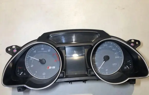 Audi S5 Speedometer (instrument cluster) 8T0920981N