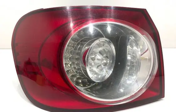 Volkswagen Golf Plus Rear/tail lights 5M0945095M