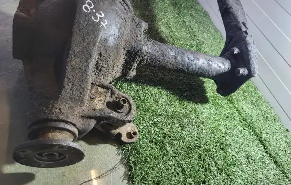 Mitsubishi Pajero Front differential 837