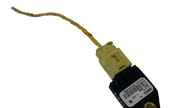 Hyundai i30 Airbag deployment crash/impact sensor 95920A6000 A6HLC5XY50930