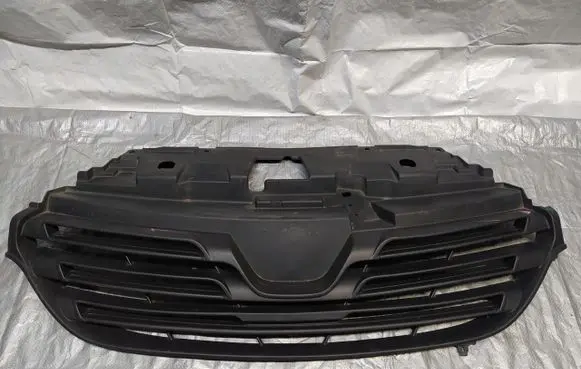 Renault Trafic III (X82) Front bumper upper radiator grill 623108673R