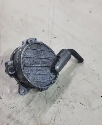 Mercedes-Benz C W203 Vacuum pump A6112300065