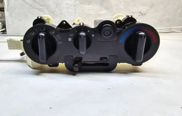 Chrysler Sebring (FJ - JX) Climate control unit