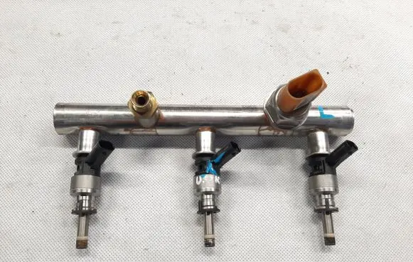 Audi A6 C7 Fuel main line pipe 06E130089Q