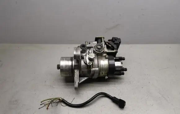 Mercedes-Benz C W202 Fuel injection high pressure pump 6040700001 604070000180