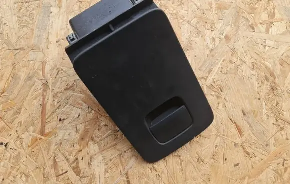 Volvo XC90 Glove box 31366376