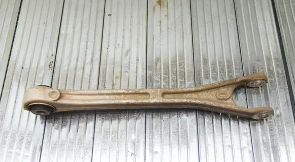 Rear upper control arm/wishbone