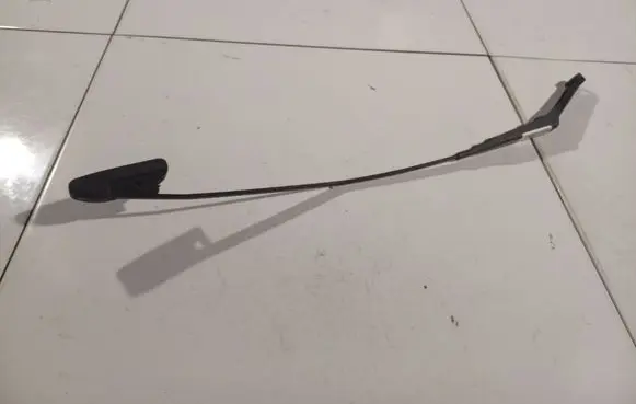 Opel Omega B1 Front wiper blade arm 90493823RH