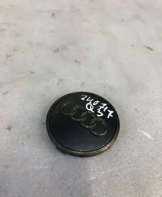 Audi Q3 F3 Original wheel cap 8w0601170