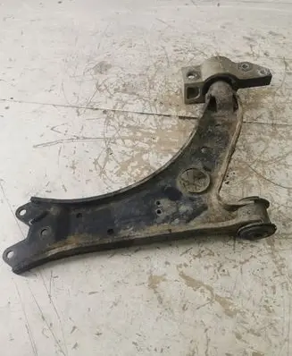 Volkswagen Golf V Front lower control arm/wishbone 1K0407189E