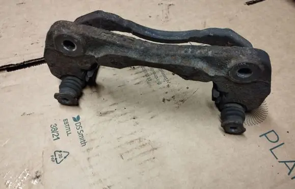 Chrysler Sebring (ST-22 - JR) Front Brake Caliper Pad/Carrier 