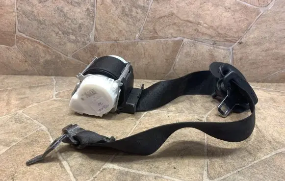 BMW X1 E84 Front seatbelt 34058428