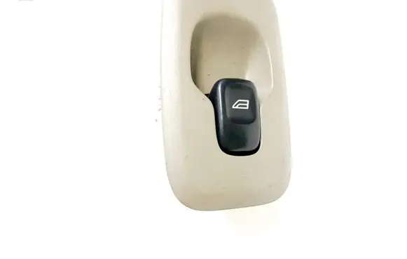 Volvo XC90 Electric window control switch 8685288