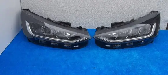 Ford Focus Headlights/headlamps set NX7B13E015CF NX7B13E014CF