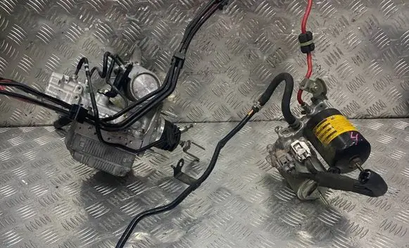 Toyota Prius+ (ZVW40) ABS Pump PRIUSZVW40