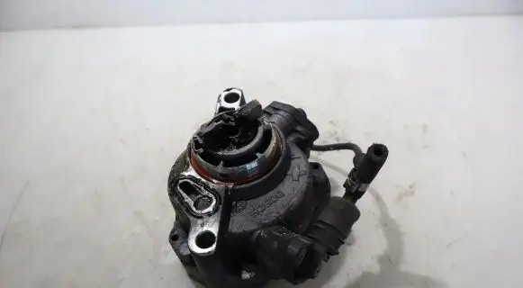 Peugeot 208 Vacuum pump
