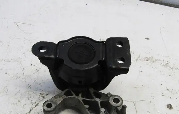 Nissan Qashqai Engine mount vacuum valve 112846249R