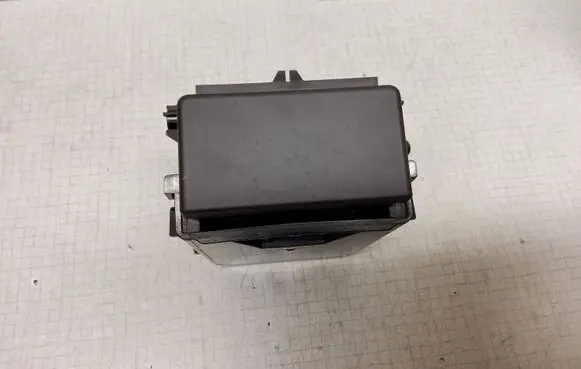 Nissan Primera Glove box 8345
