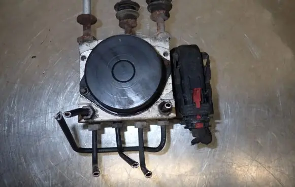 Skoda Fabia Mk2 (5J) ABS Pump