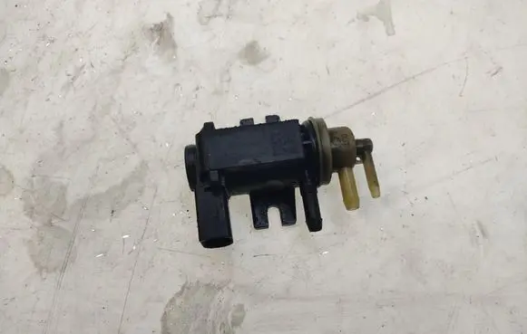 Volkswagen Golf VI Turbo solenoid valve 1K0906627B