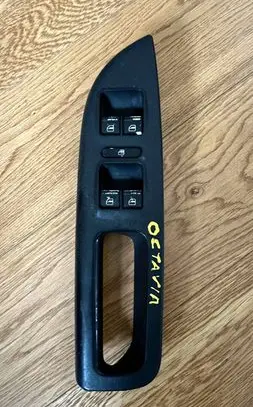 Skoda Octavia Mk2 (1Z) Electric window control switch 1Z2867172