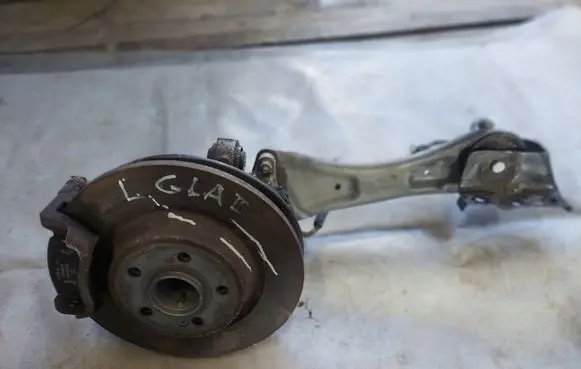 Mercedes-Benz GLA H247 Stub axle 