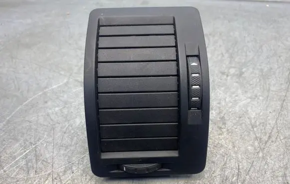 Skoda Octavia Mk2 (1Z) Dashboard side air vent grill/cover trim 02124902 4905