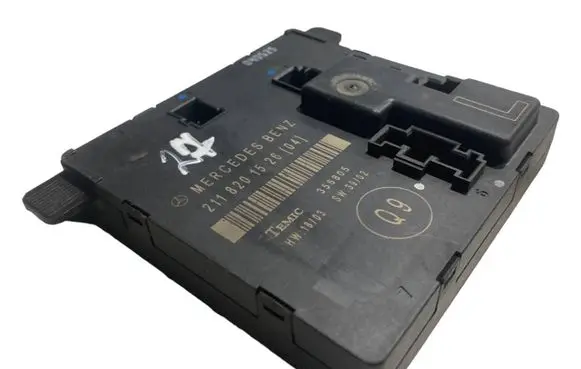 Mercedes-Benz E W211 Door control unit/module 2118201526 2118201504