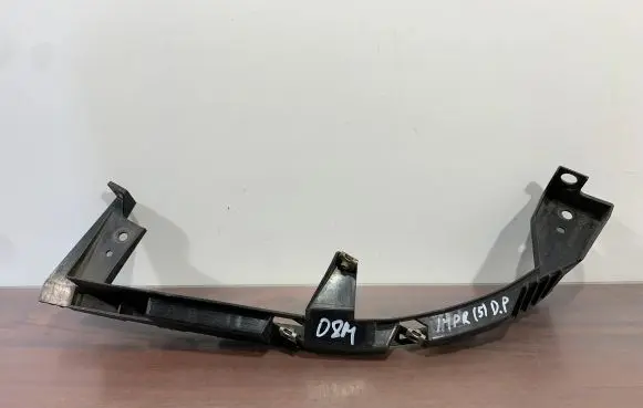 Subaru Impreza III Front bumper mounting bracket
