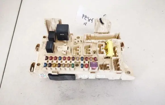 Toyota Avensis Verso Fuse box set 8922144040 89221-44040