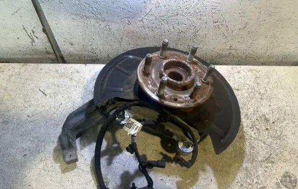 Jeep Grand Wagoneer Front wheel hub